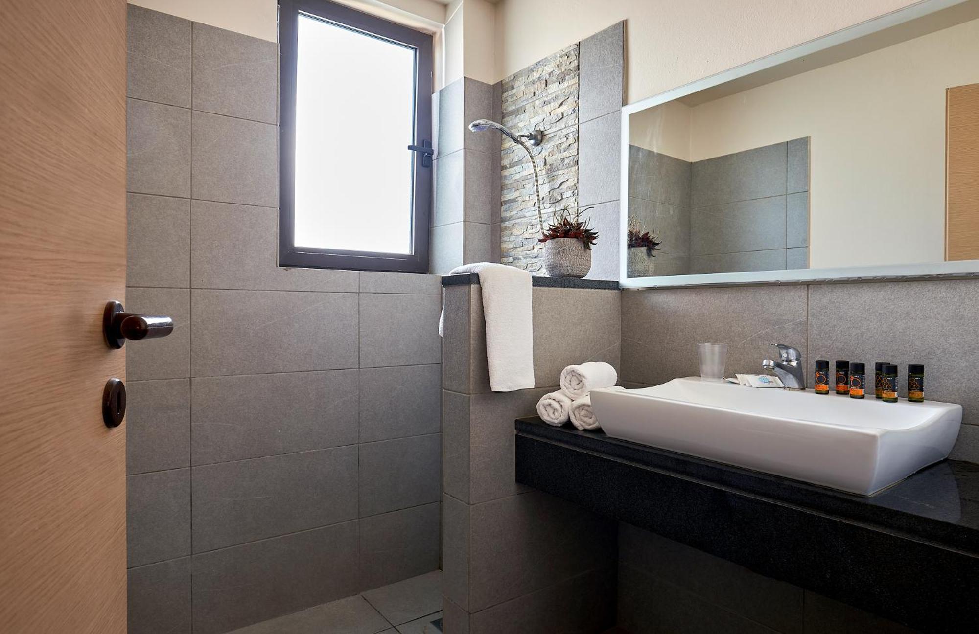 Creteco Hotel & Suites Goúrnes Eksteriør bilde