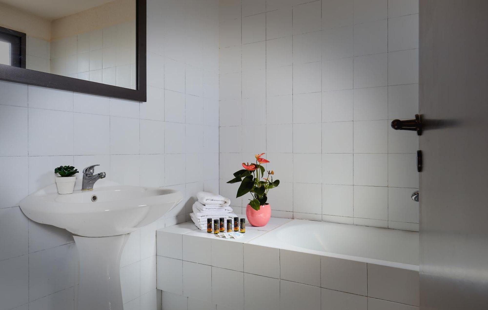 Creteco Hotel & Suites Goúrnes Eksteriør bilde