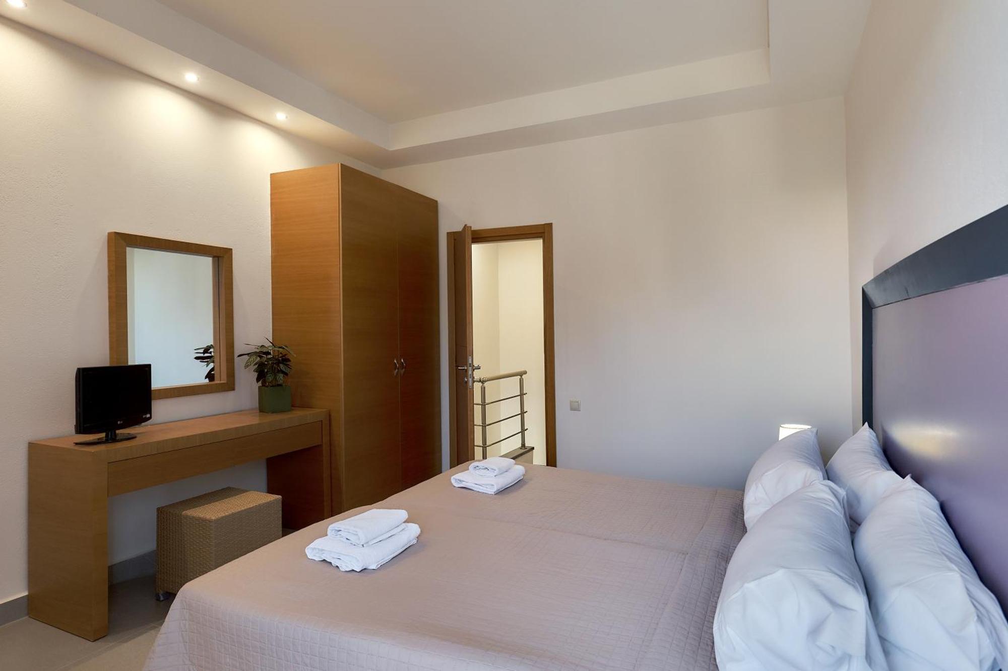 Creteco Hotel & Suites Goúrnes Eksteriør bilde