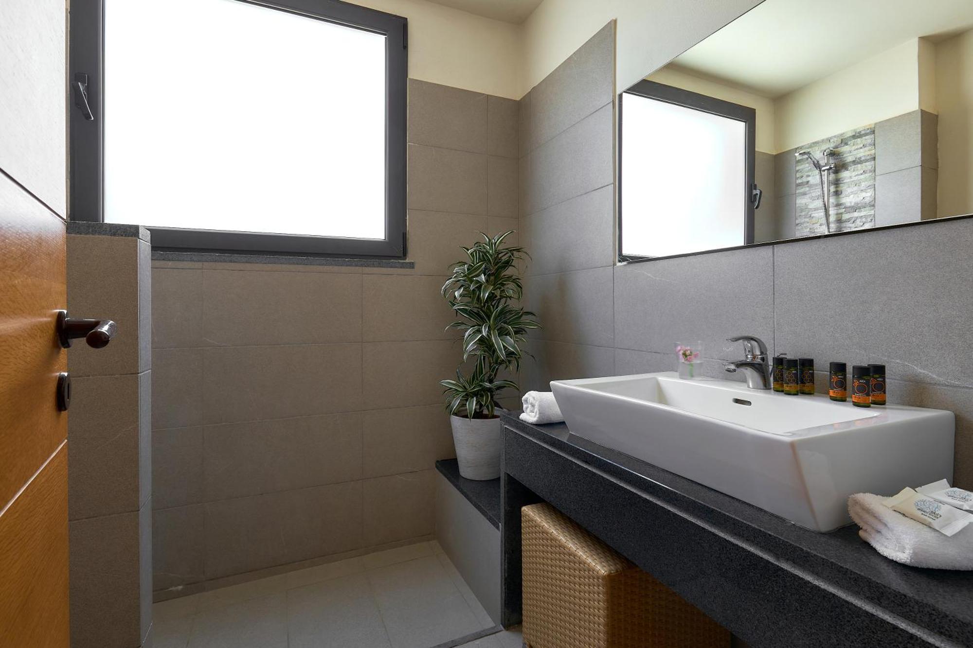 Creteco Hotel & Suites Goúrnes Eksteriør bilde